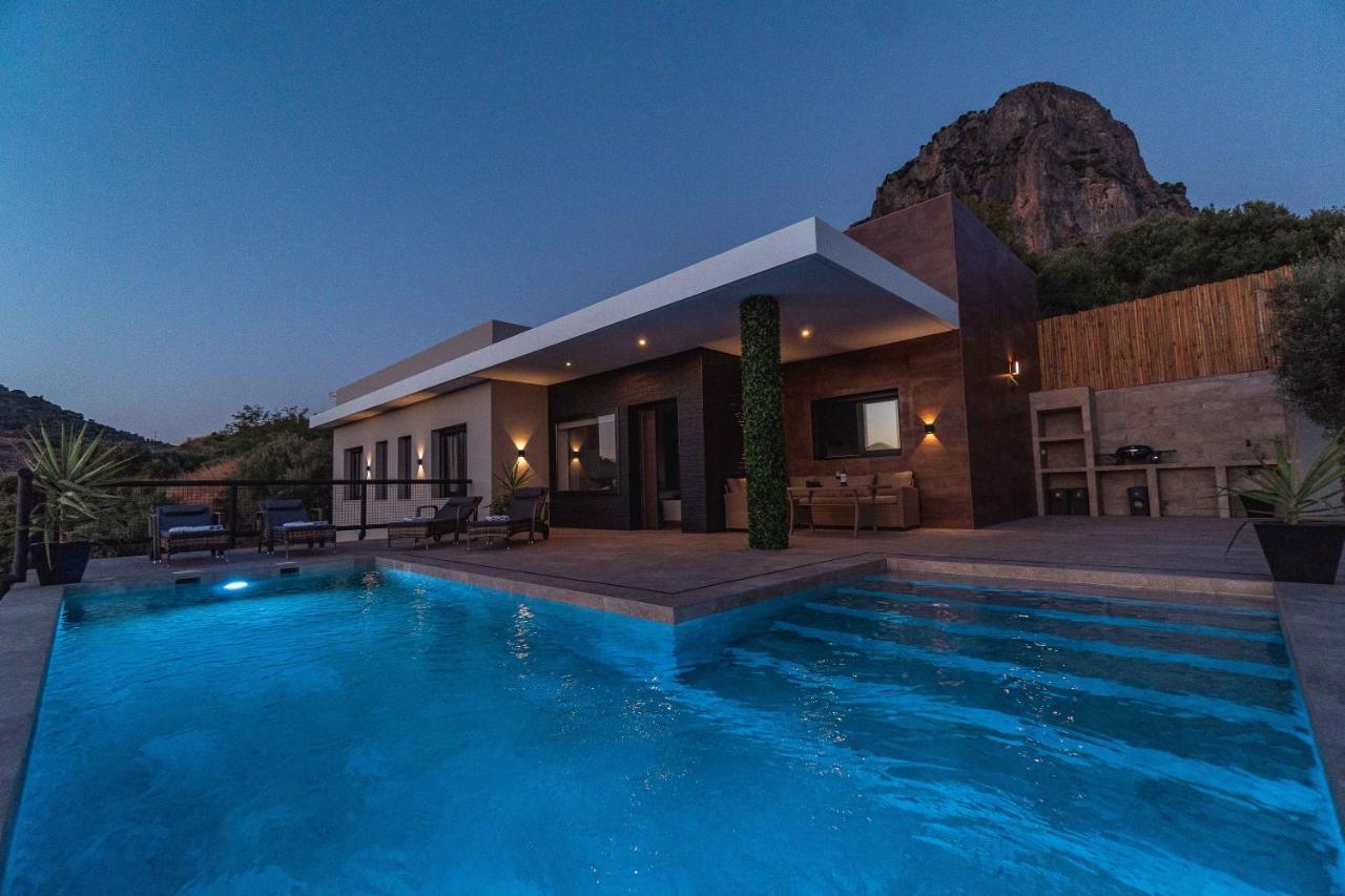 Villa Fahrenheit El Gastor Bagian luar foto