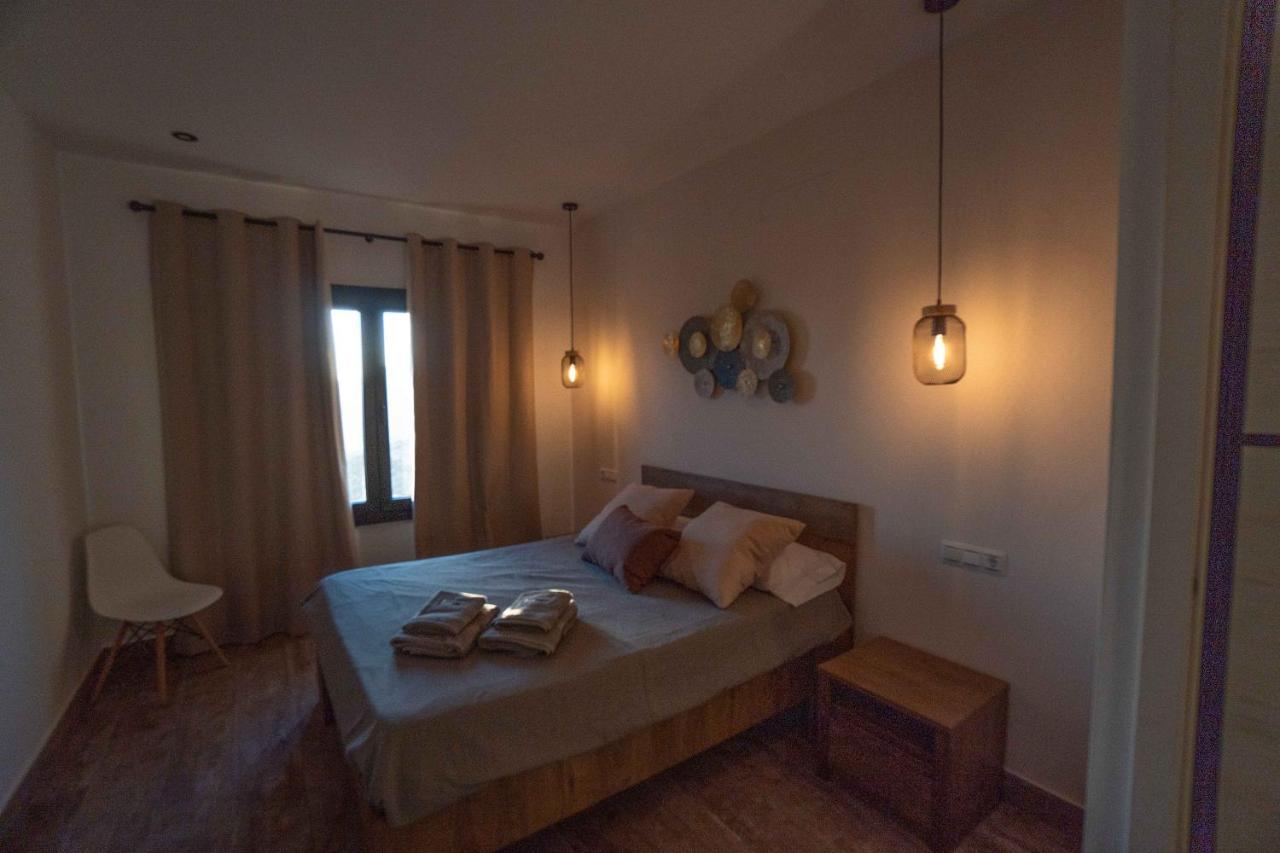 Villa Fahrenheit El Gastor Bagian luar foto