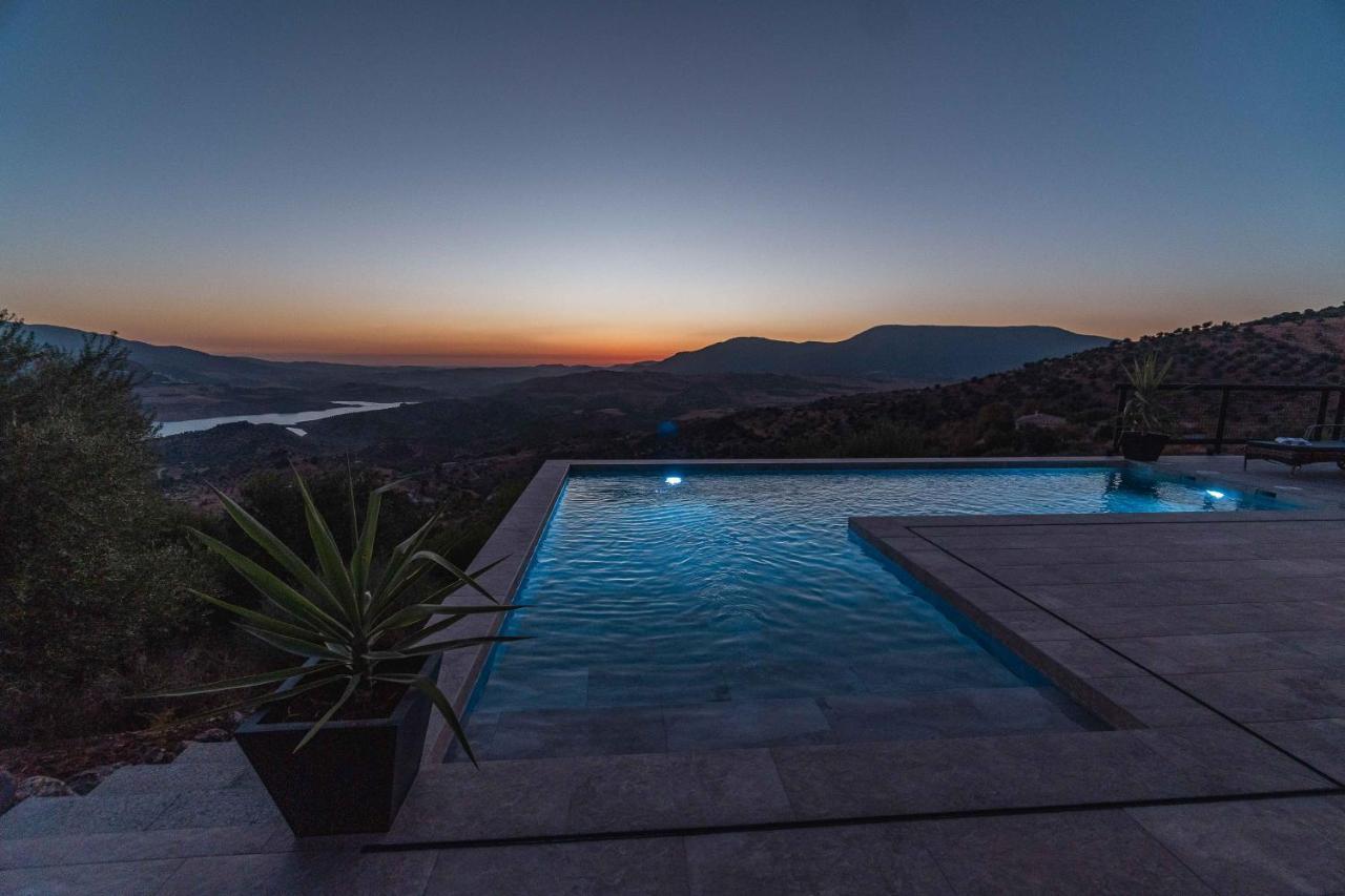 Villa Fahrenheit El Gastor Bagian luar foto