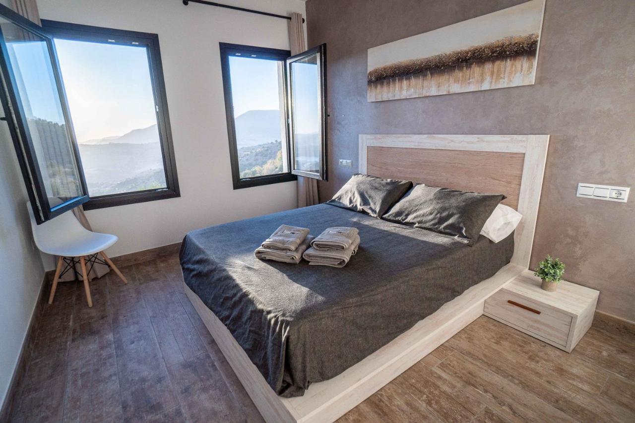 Villa Fahrenheit El Gastor Bagian luar foto